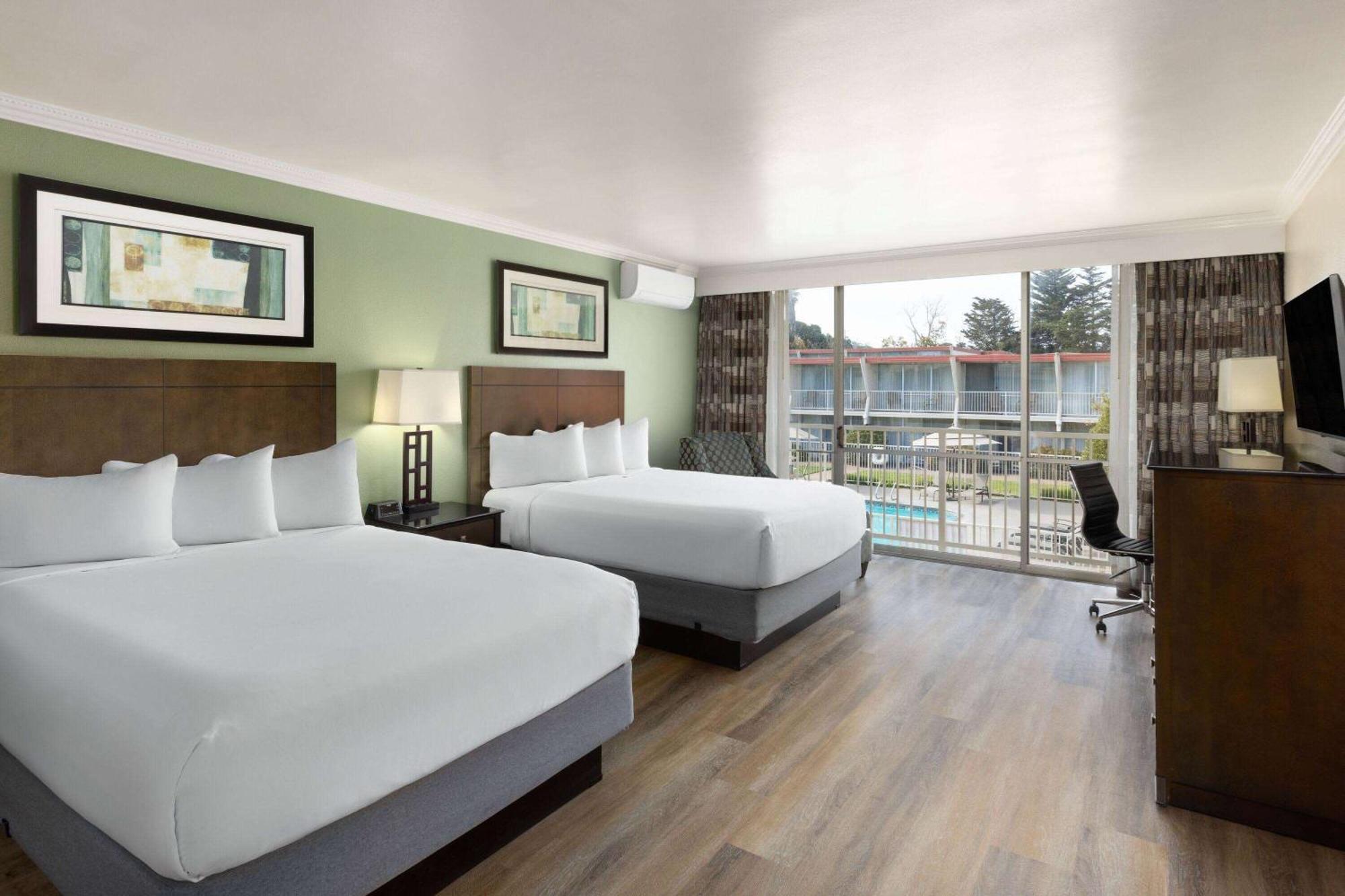 Travelodge By Wyndham Monterey Bay Eksteriør bilde