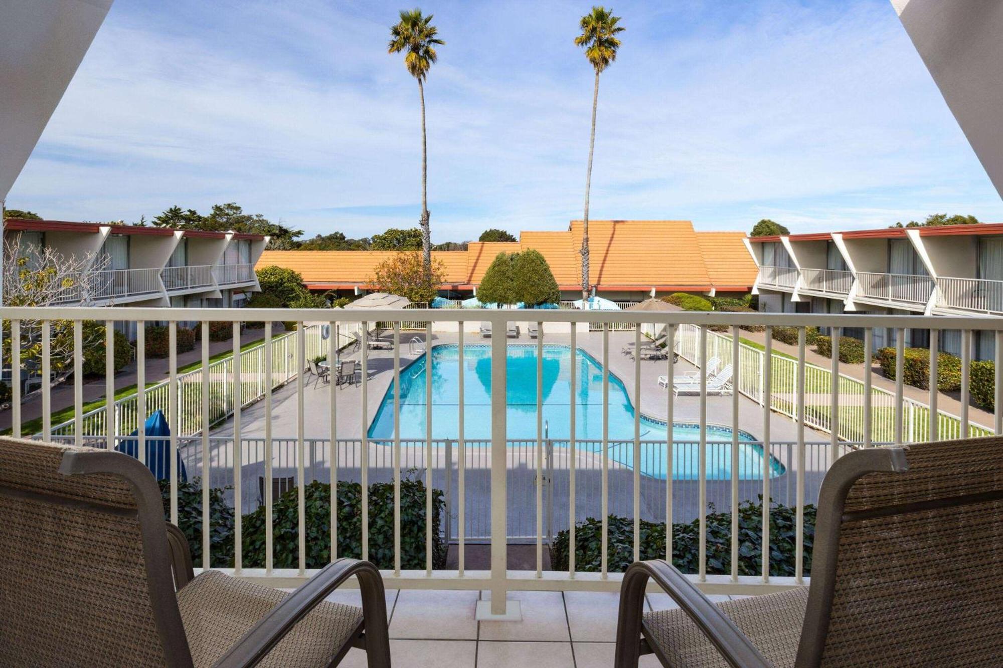 Travelodge By Wyndham Monterey Bay Eksteriør bilde