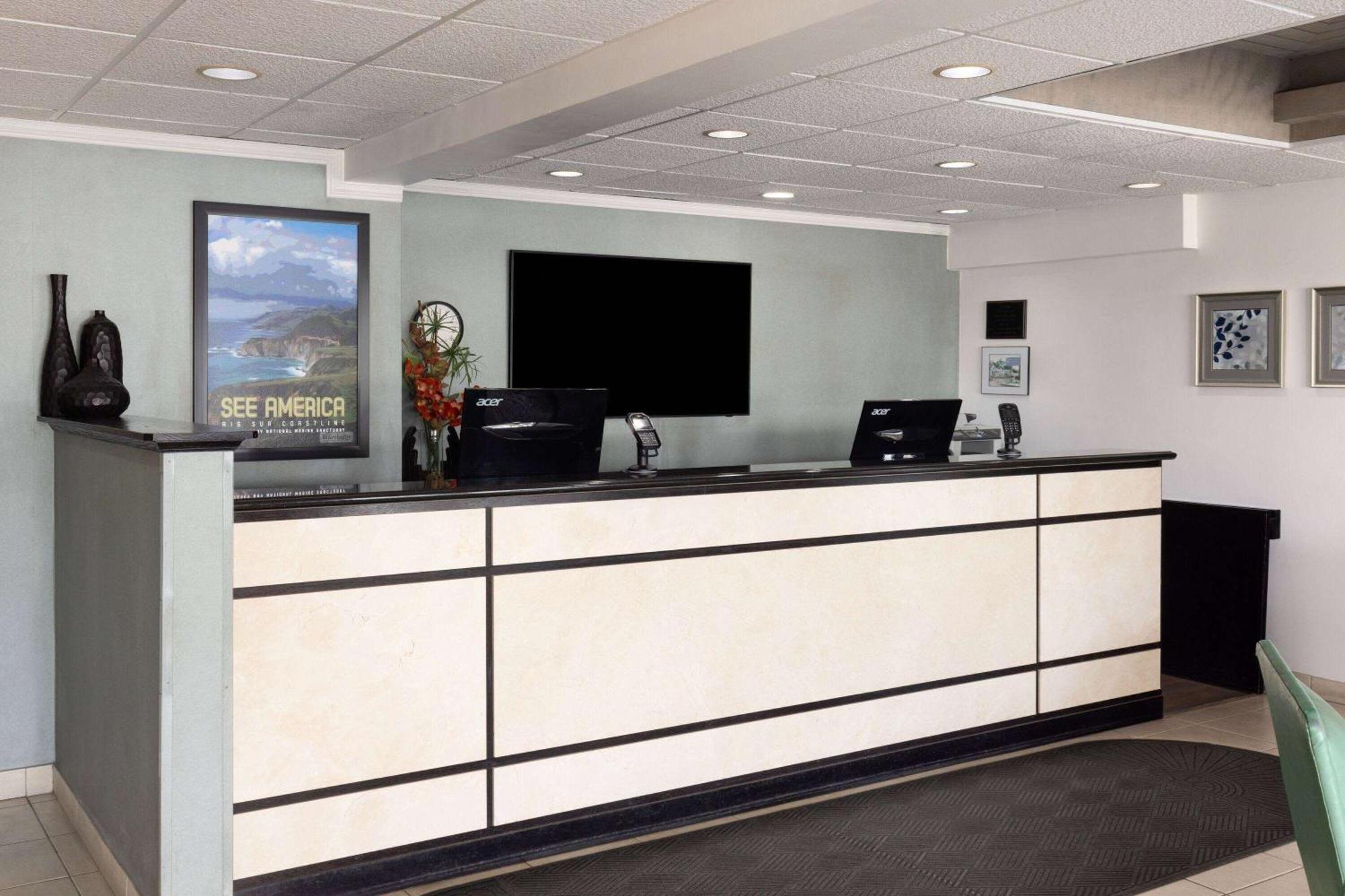 Travelodge By Wyndham Monterey Bay Eksteriør bilde